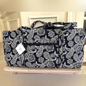 New vera bradley Large Travel Duffel Bag quilted, Cotton, Navy Bandana